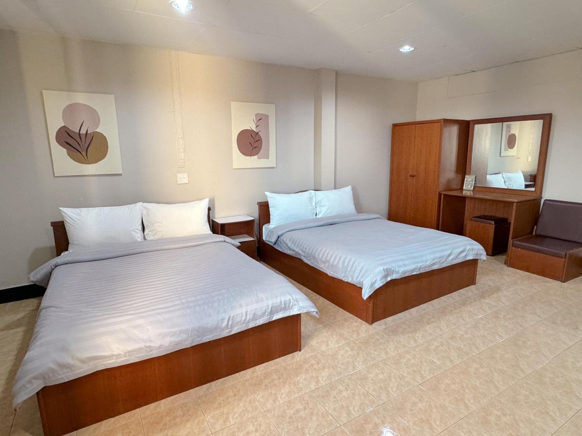 Tokyo Hotel Nakhonratchasima Esterno foto